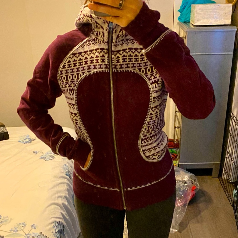 Lululemon maroon knitted scuba hoodie with fleece lined hood.